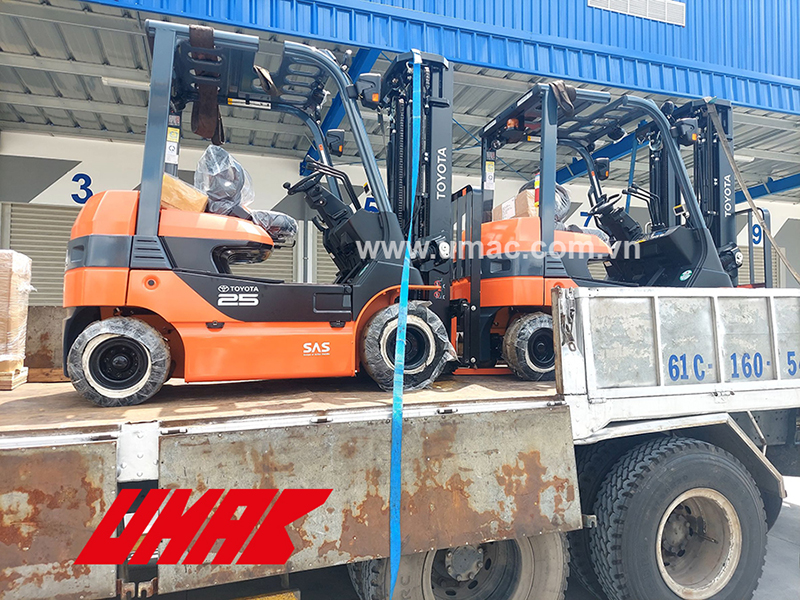 cho-thue-xe-nang-nguoi-gia-re-xe-moi