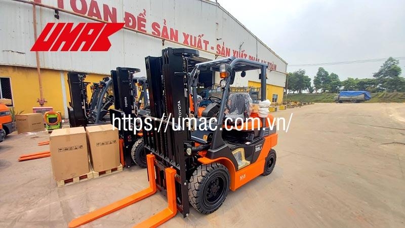 xe-nang-dau-3-5-tan-toyota-72-8fdj35