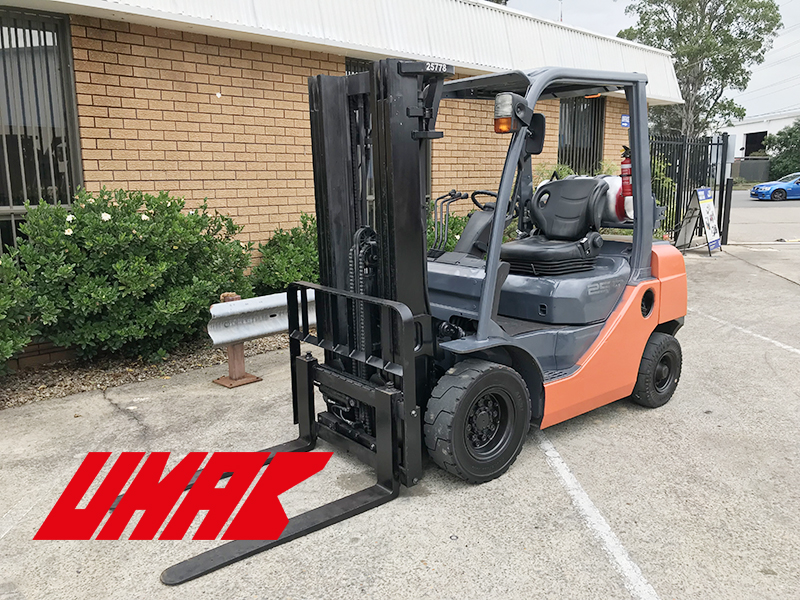 xe-nang-xang-toyota-32-8fg25