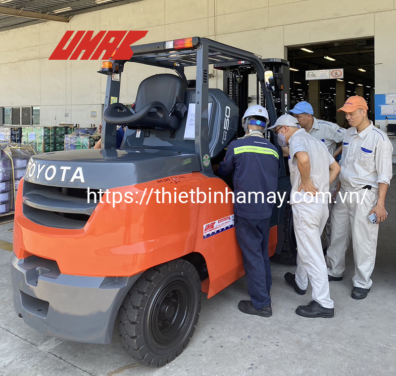 Kinh nghiệm chọn hãng xe nâng chất lượng dành cho bạn