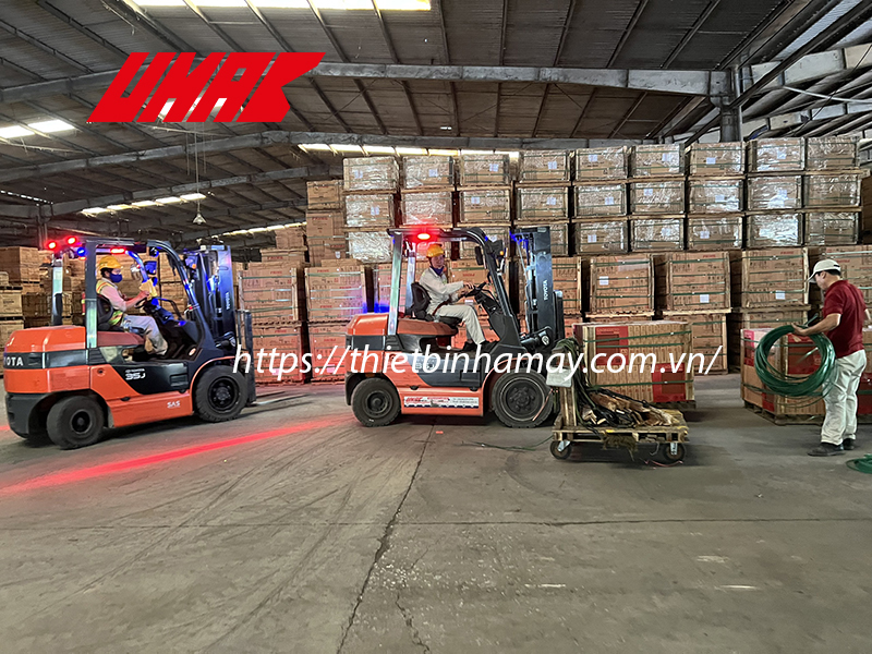 UMAC Việt Nam cho thuê xe nâng hàng kèm hướng dẫn vận hành