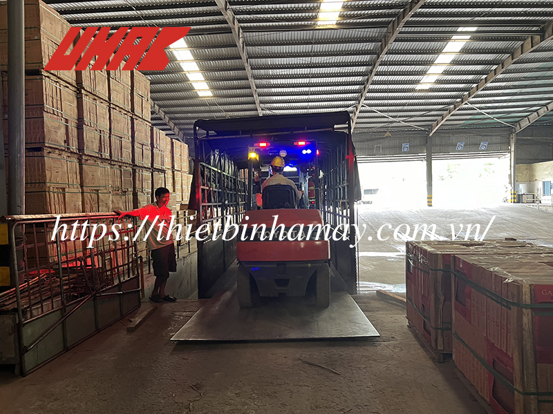 Lợi ích của việc sử dụng xe nâng hàng trong sản xuất