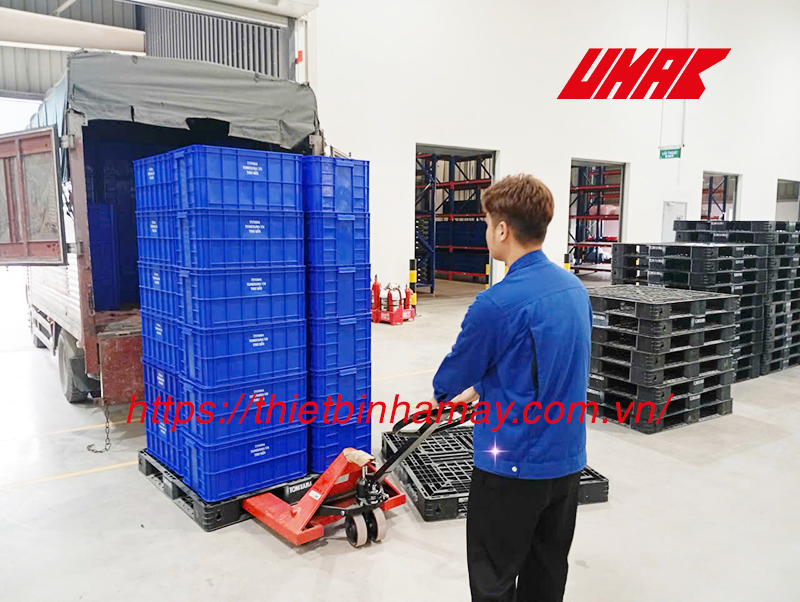 Thùng nhựa đặc công nghiệp giá rẻ